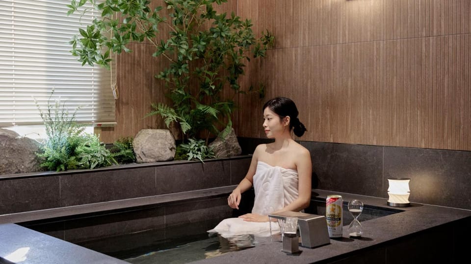 Hot Tub, Bath