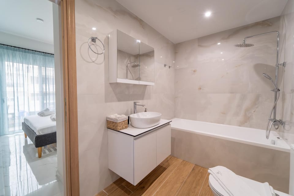 Bathroom, Bedroom, Bath