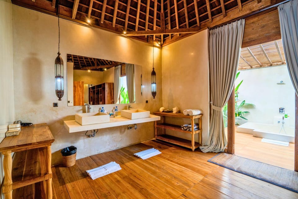 Grand 5BR Luxury Estate with Massive Pool & Garden Villa in North Kuta