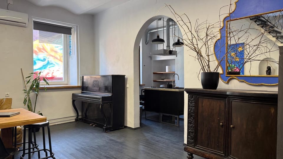 Living room, Dining area