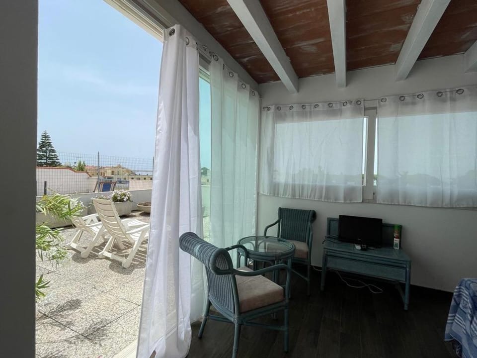 TV and multimedia, Balcony/Terrace, Balcony/Terrace, Living room, Seating area