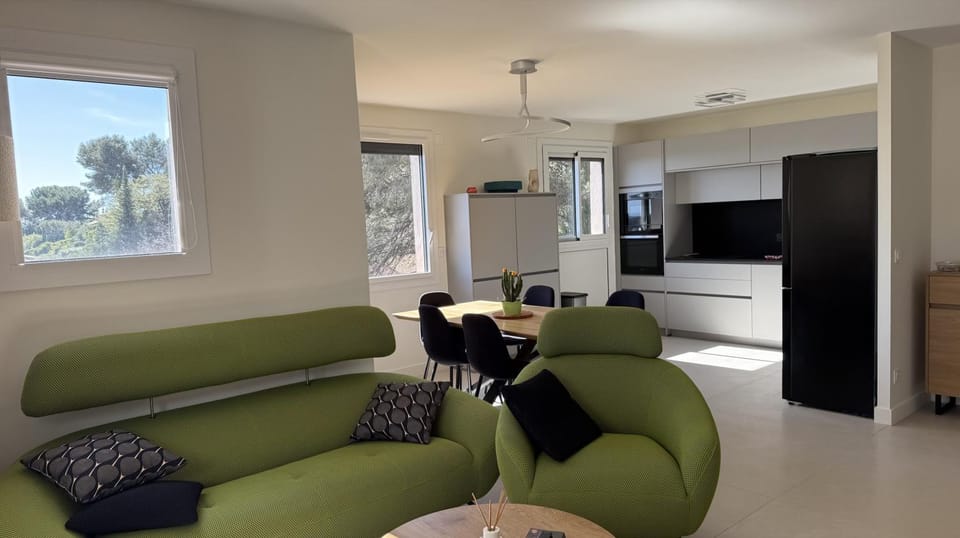 Living room, Dining area, kitchen, kitchen