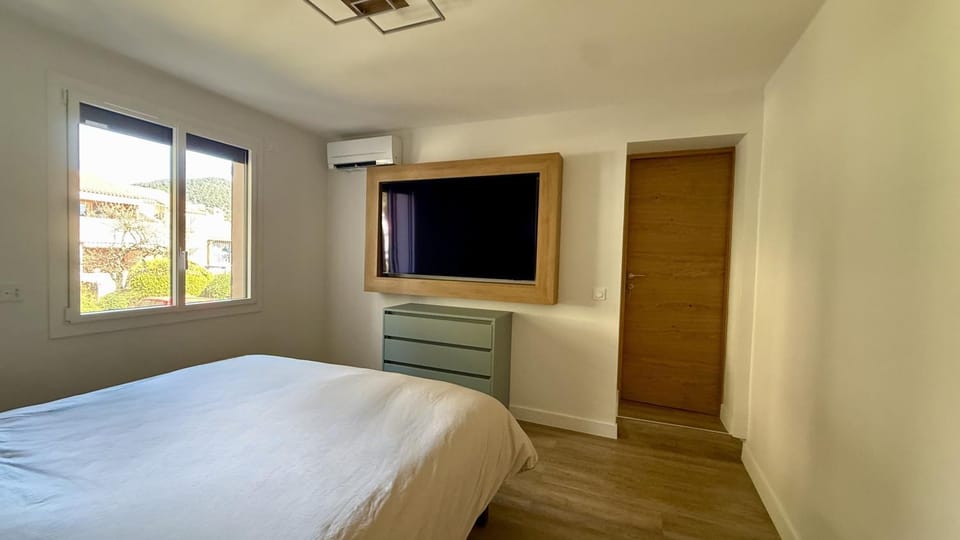 TV and multimedia, Garden view, Garden view
