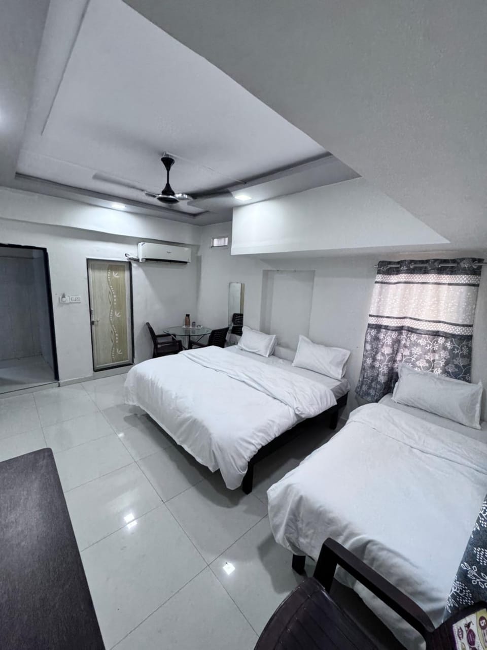 Photo of the whole room
