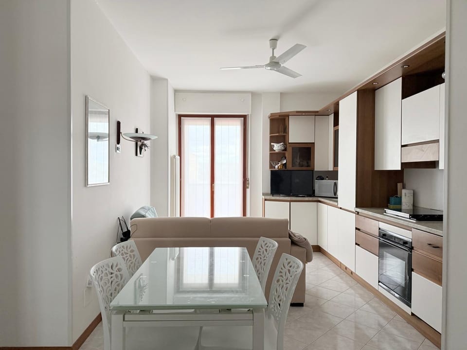 P089 - Porto Recanati, comodo trilocale a 200mt dal mare Apartment in Porto Recanati