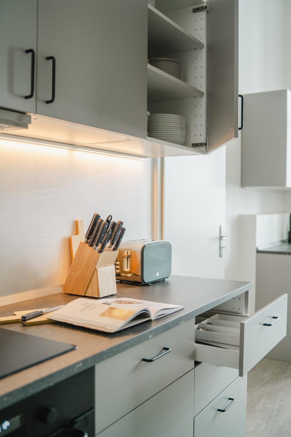 SC 00 KITA by ROCKCHAIR Apartments l SUPERHOST Status l Unique & Style Loft 2 Floors 2 Bathrooms Boxspringbeds welcomes you! Apartment in Berlin
