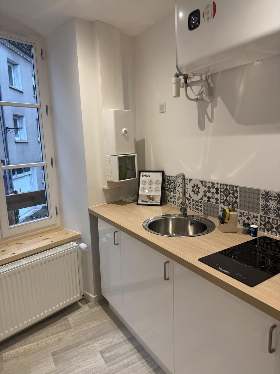 Kitchen or kitchenette, stove