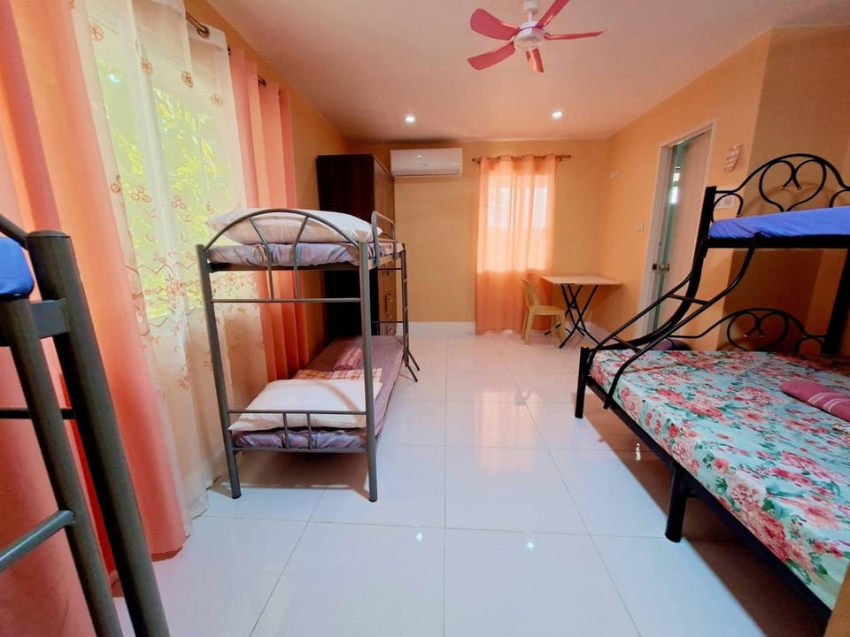 Toilet, Bed, Bedroom, bunk bed, Family, air conditioner