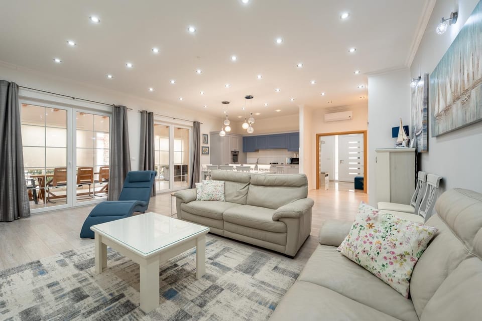 Living room, Family