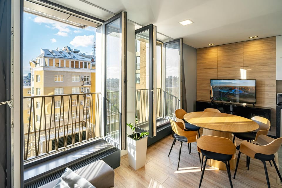 Day, TV and multimedia, View (from property/room), Living room, Dining area