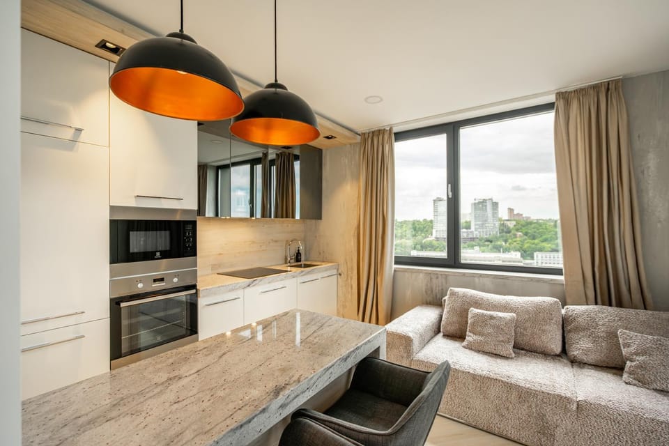 Living room, Dining area, oven, pet friendly, stove