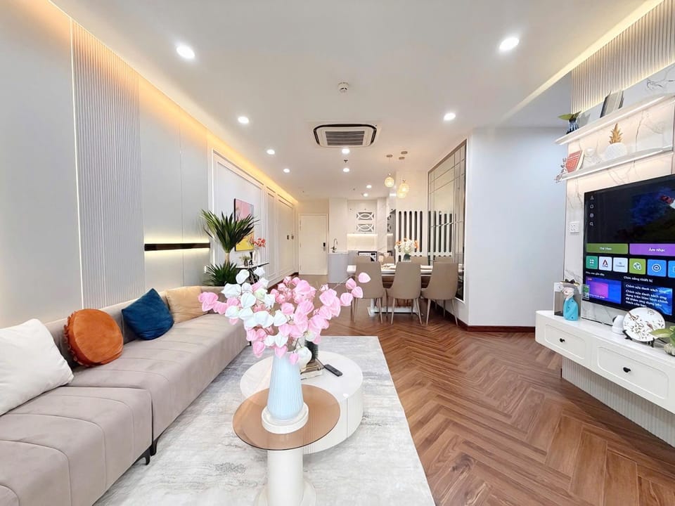 Communal lounge/ TV room, TV and multimedia, Living room, Seating area, Evening entertainment