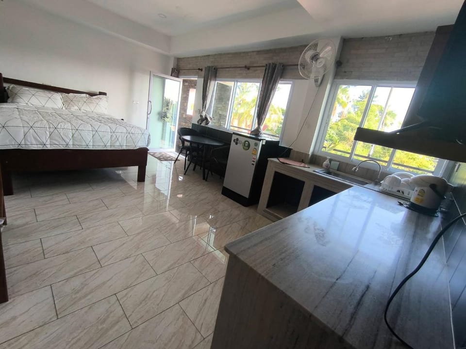 Bed, TV and multimedia, Kitchen or kitchenette, Photo of the whole room, Seating area, Bedroom, minibar, oven, pet friendly
