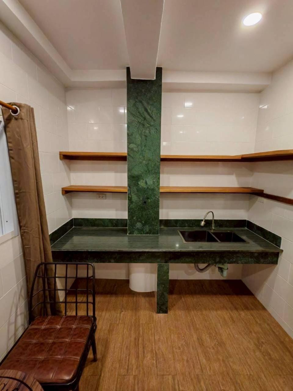 Diamond Jewelry Health Massage & Guest House Bed and Breakfast in Ban Tai