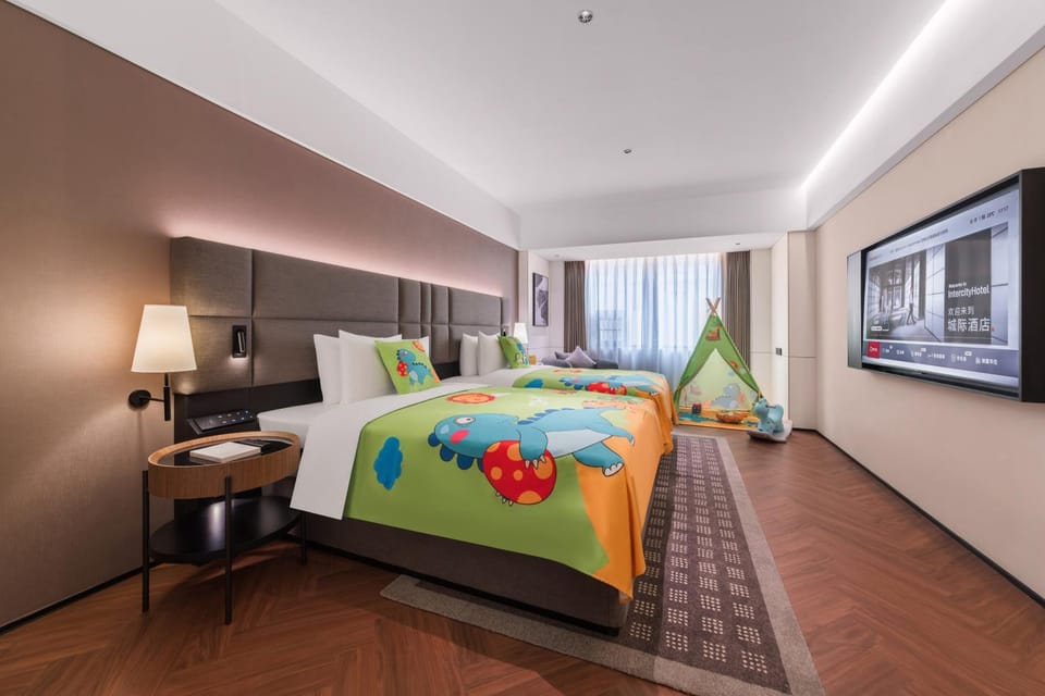 TV and multimedia, Photo of the whole room, Bedroom