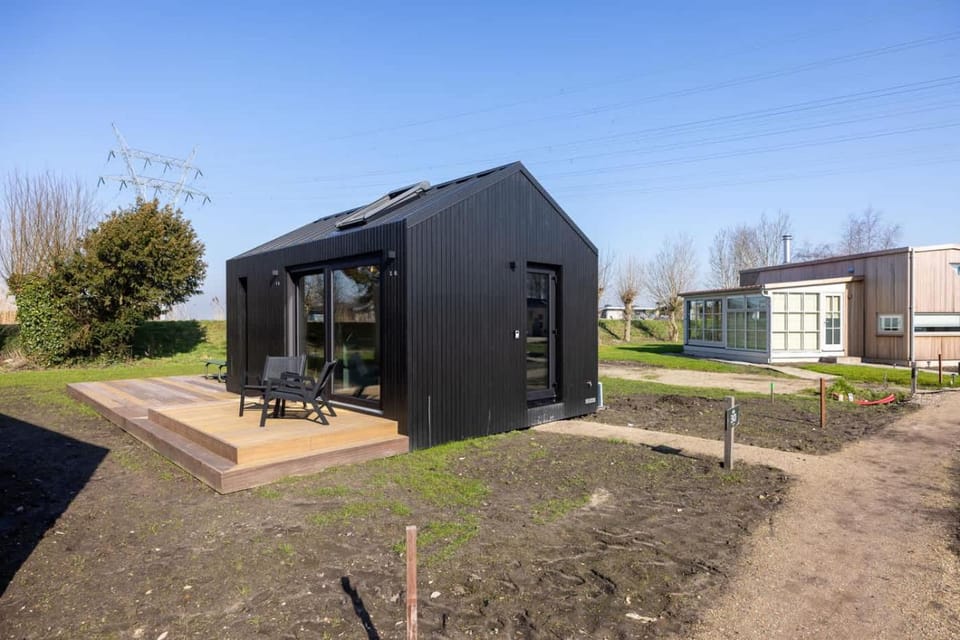 Tiny house with wooden deck in Oud Ade - Tuin van Keet - 30 House in South Holland (province)