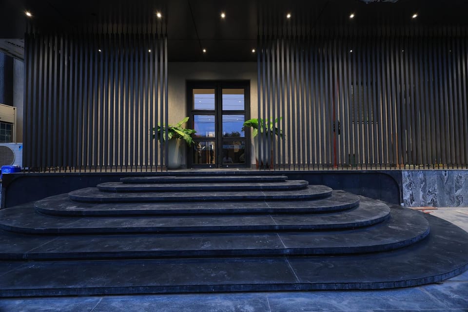 Facade/entrance
