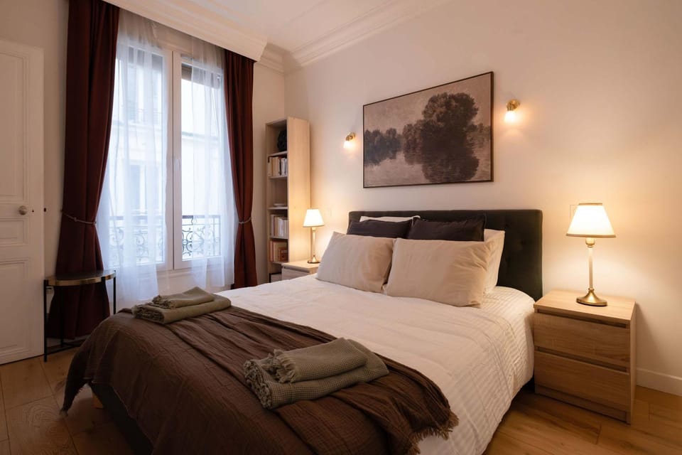 Luxury Renovated 1BR Neuilly Porte Maillot Apartment in Paris