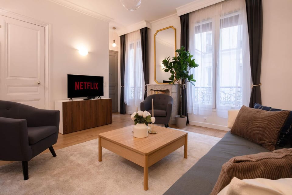 Luxury Renovated 1BR Neuilly Porte Maillot Apartment in Paris
