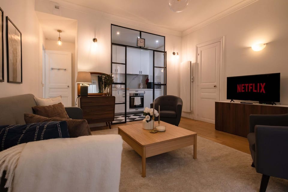 Luxury Renovated 1BR Neuilly Porte Maillot Apartment in Paris