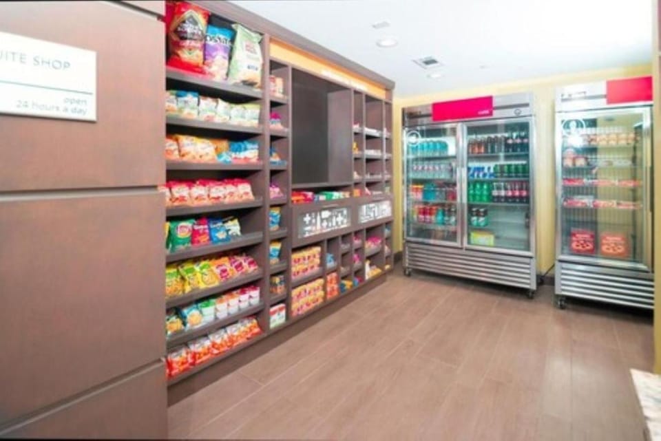 Supermarket/grocery shop