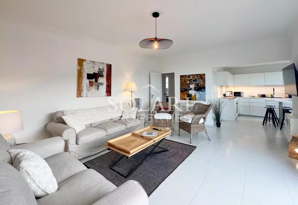 Villa with swimming pool and beach access on foot Villa in Mandelieu-La Napoule