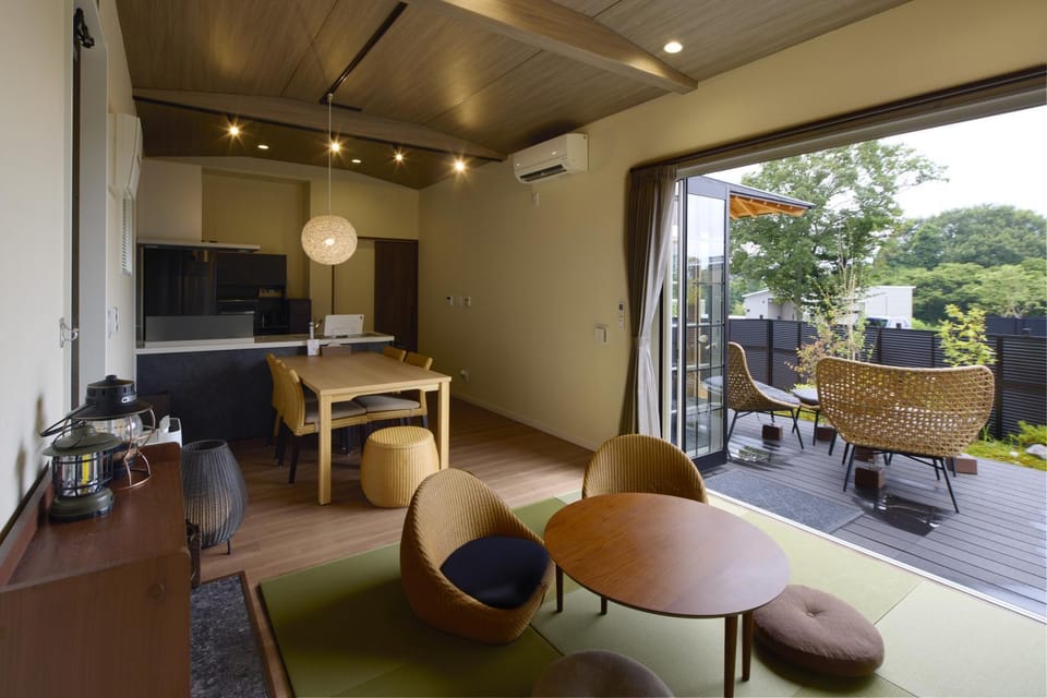 Living room, Photo of the whole room, Dining area