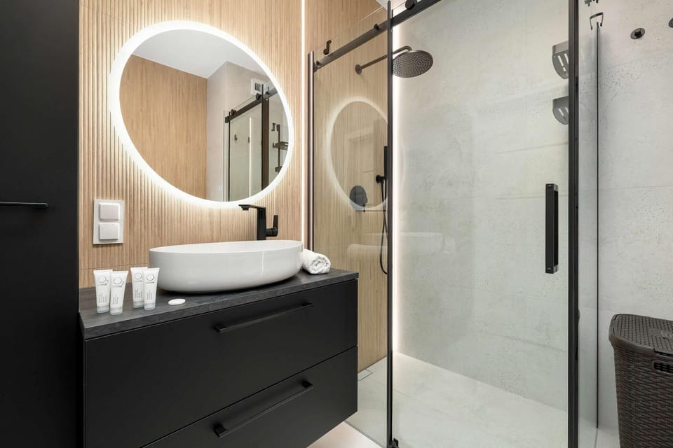 Shower, Bathroom, towels
