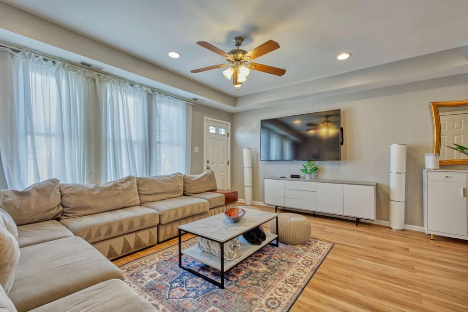 Large Petworth Home - Ideal for Groups and Easy DC Access House in District of Columbia