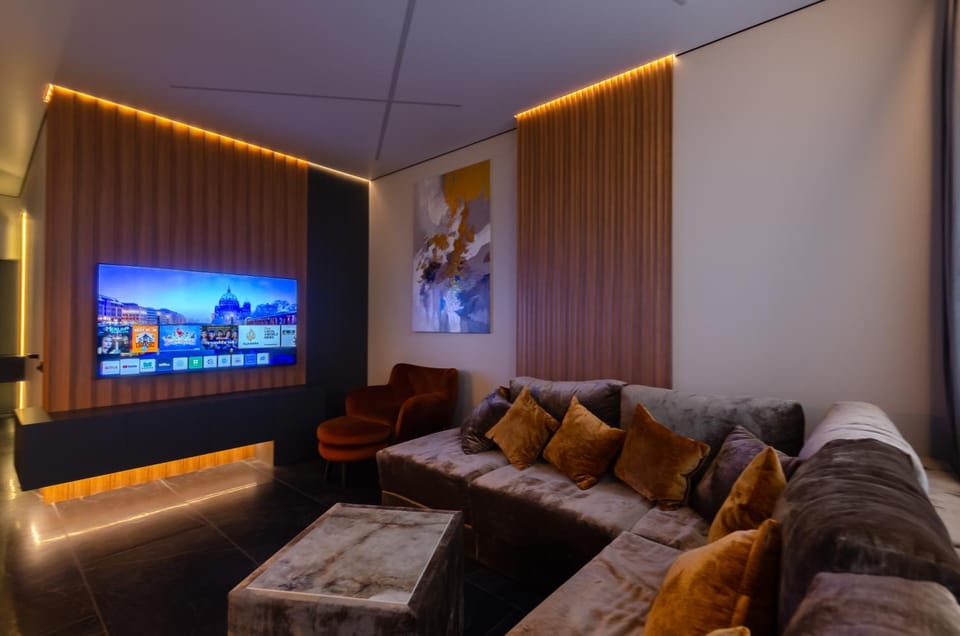 TV and multimedia, Living room, Seating area