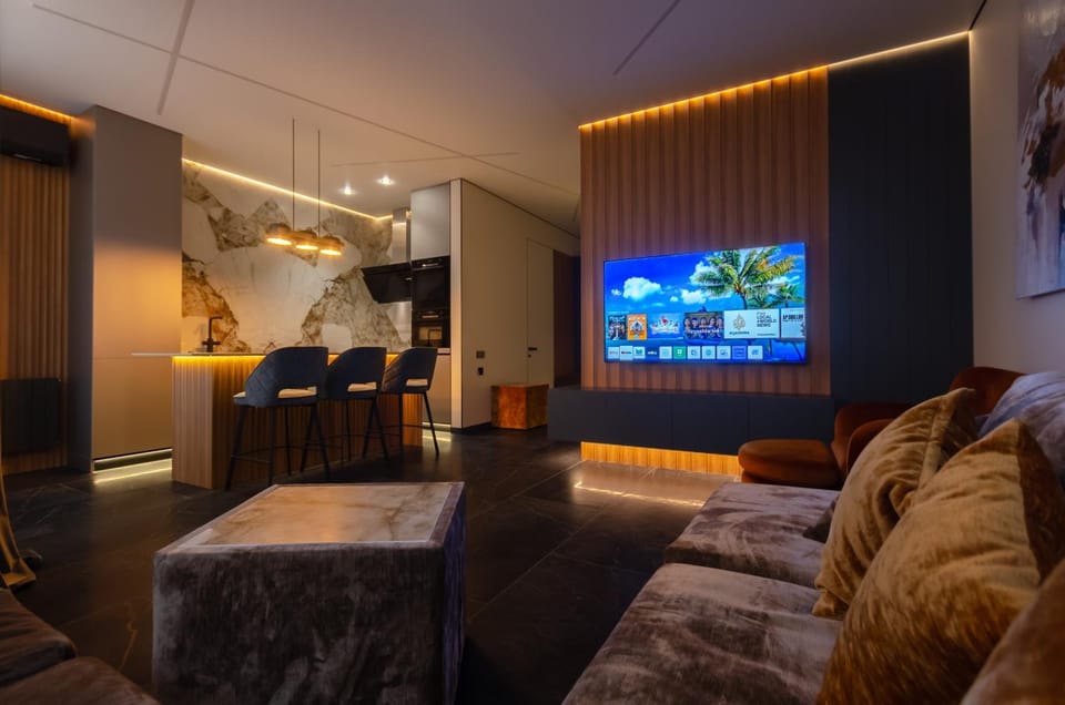 TV and multimedia, Living room, Seating area