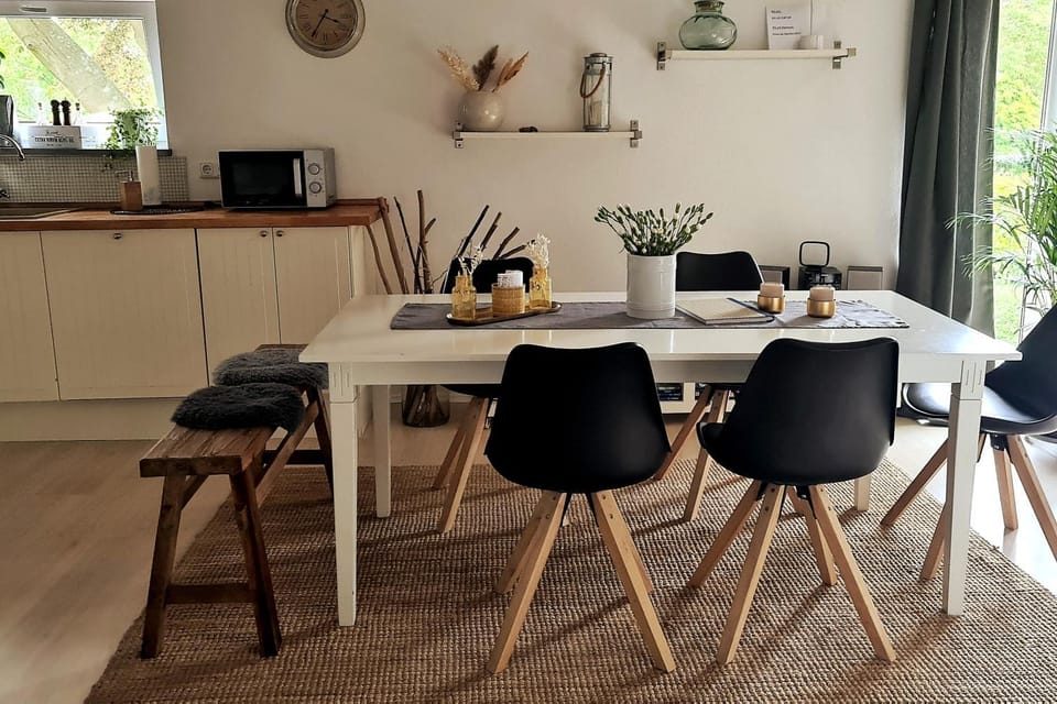 Property building, Kitchen or kitchenette, Living room