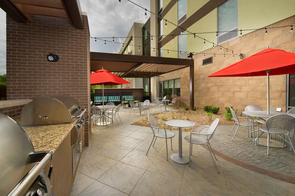 Patio, BBQ facilities, Balcony/Terrace