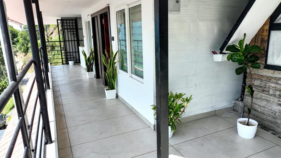 Property building, Patio, Balcony/Terrace