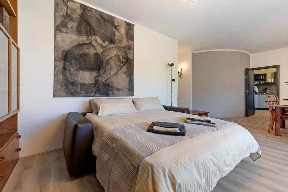 Living room, Bedroom