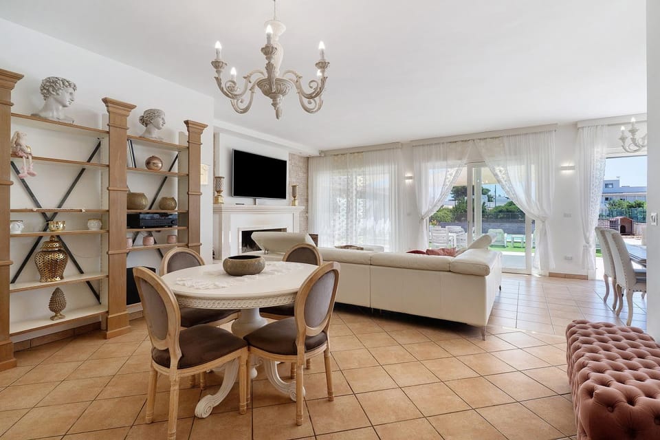 Property building, Living room