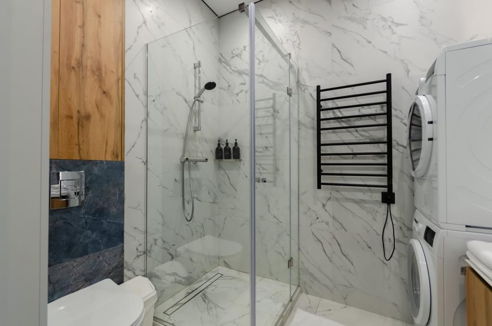 Shower, Bath, towels, washing machine
