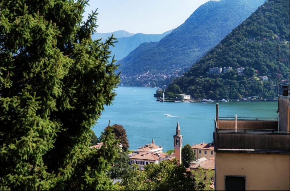 Nina's Blue Nest Apartment in Como