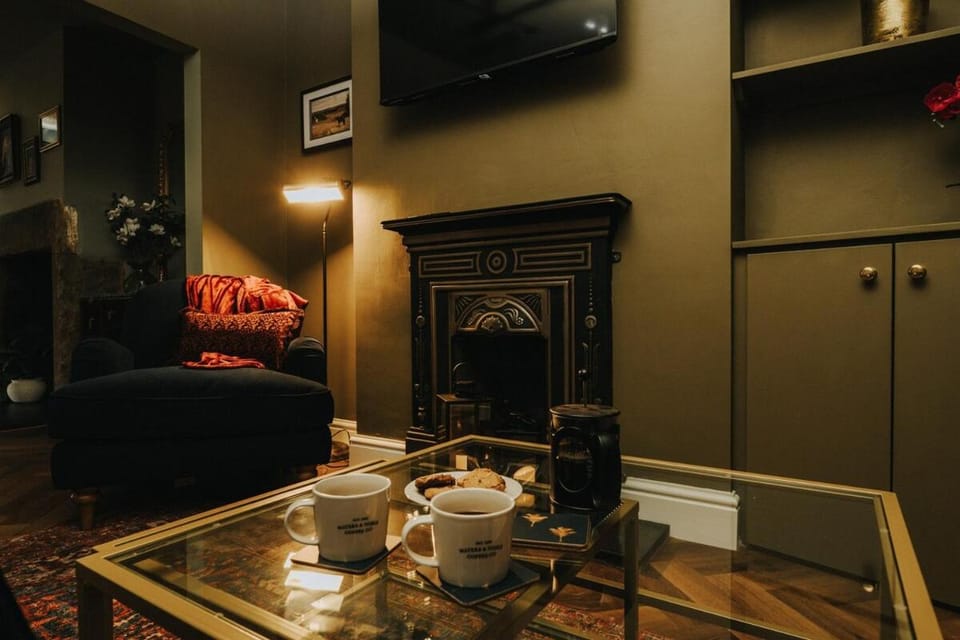 Spacious 2 Bed House Lancaster House in Lancaster