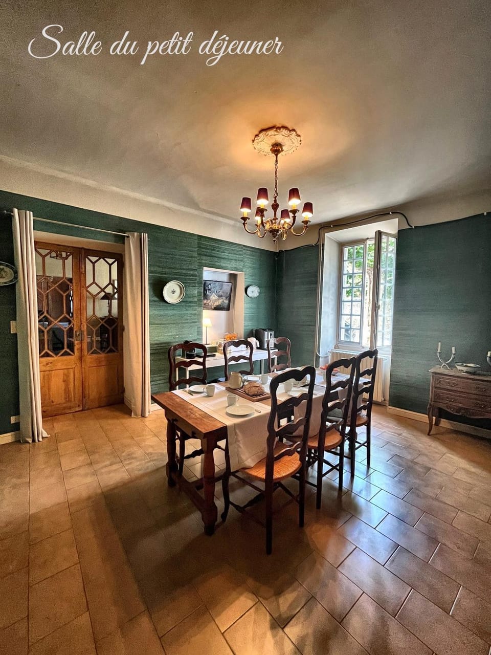 Les 3 Platanes Bed and Breakfast in Occitanie