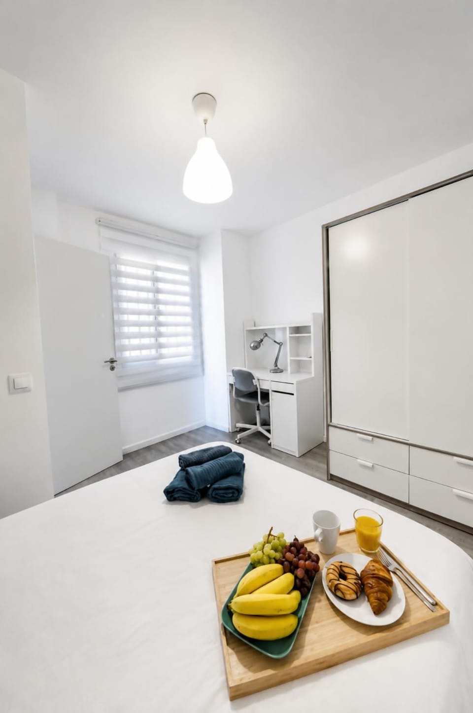 Pedregalejo Home: Near Beach, AC and Workspace Apartment in Malaga
