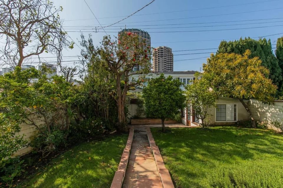 The Rochester Avenue Home House in Westwood