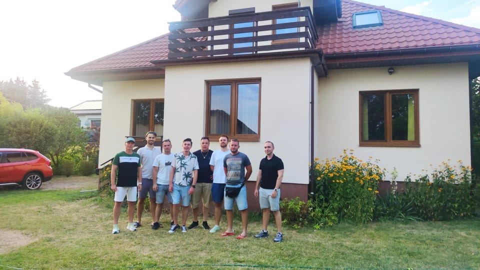 Property building, Natural landscape, group of guests, Parking