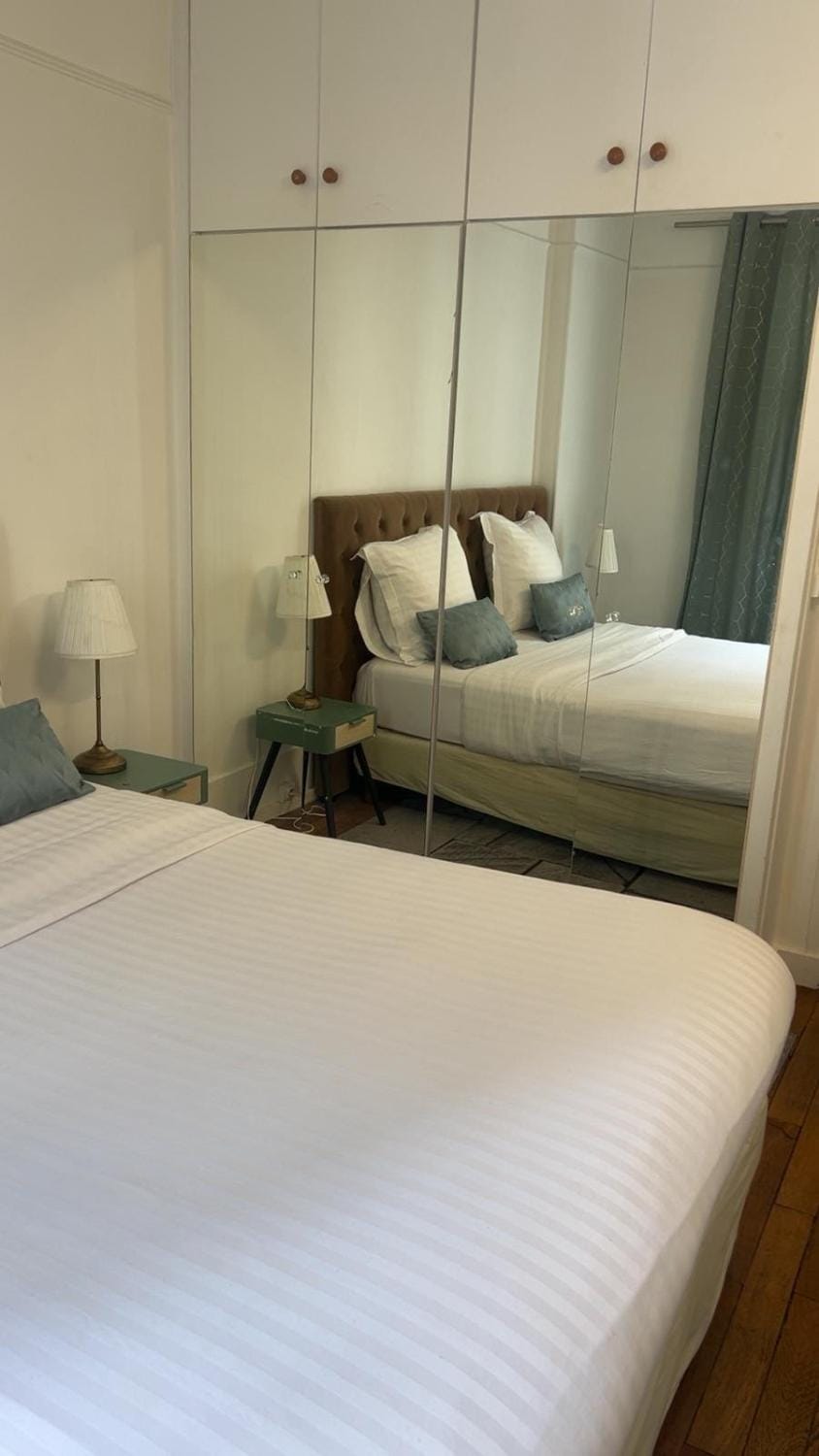 Cosy 1 BR at Trocadero - Eiffel-Tower Apartment in Paris