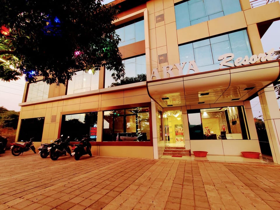 Arya Resort And Spaa Hotel in Maharashtra