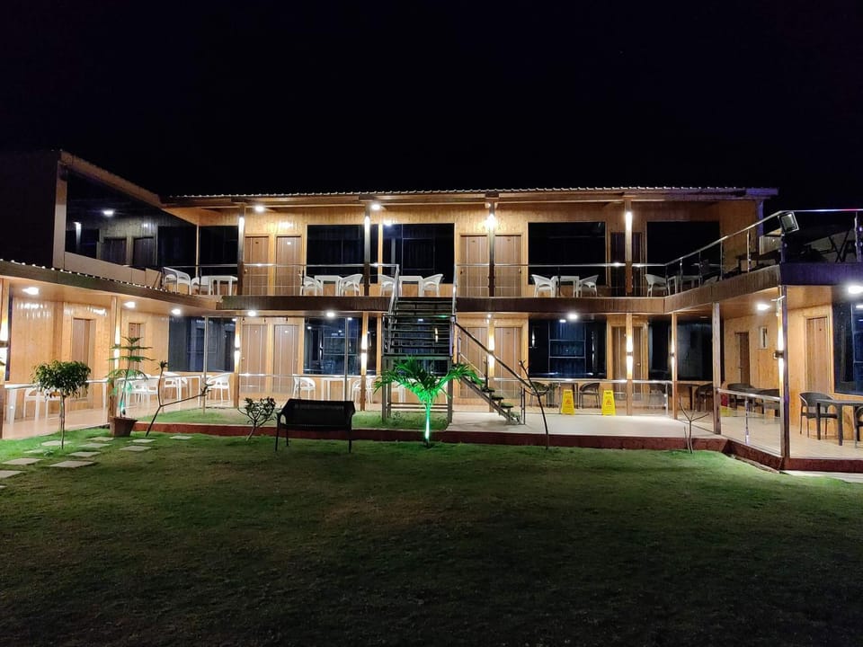 Arya Resort And Spaa Hotel in Maharashtra