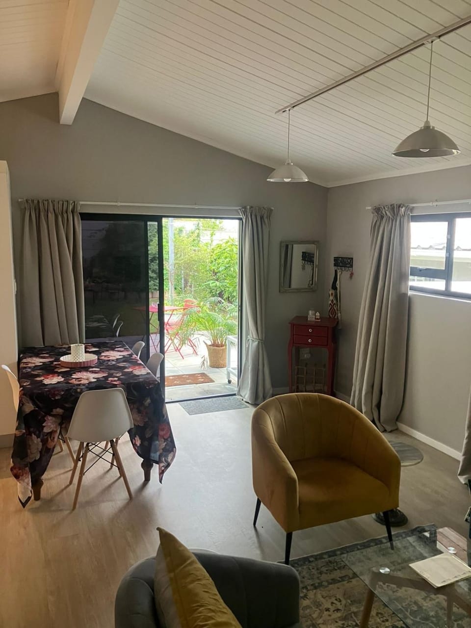 Flamingo Garden Cottage, 2 bedroom in Dalsig! Chalet in Stellenbosch