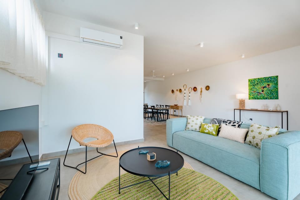 Living room, Seating area, air conditioner