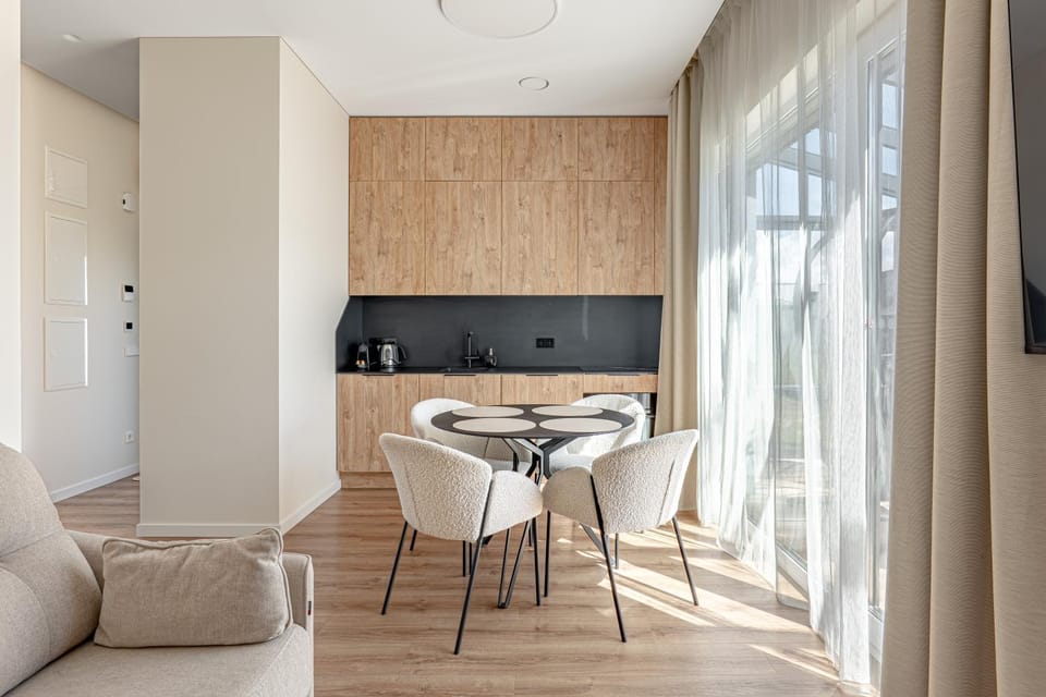 Family-Friendly Apt with Terrace I 2 BD I ᴄᴏʜᴏsᴛ Apartment in Palanga