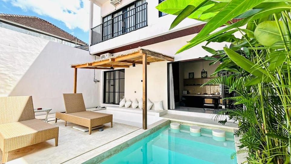 Villa Suntan Berawa Villa in North Kuta